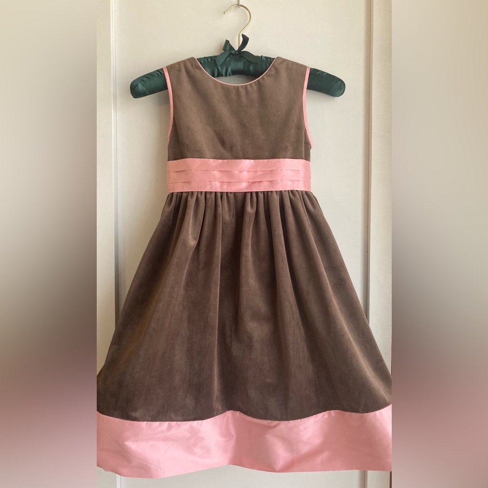 Luli & Me sleeveless velvet dress size 7 tulle specialty bow
